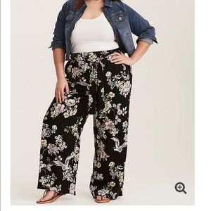 Torrid Black Floral Wide Leg Challis Pants 👖